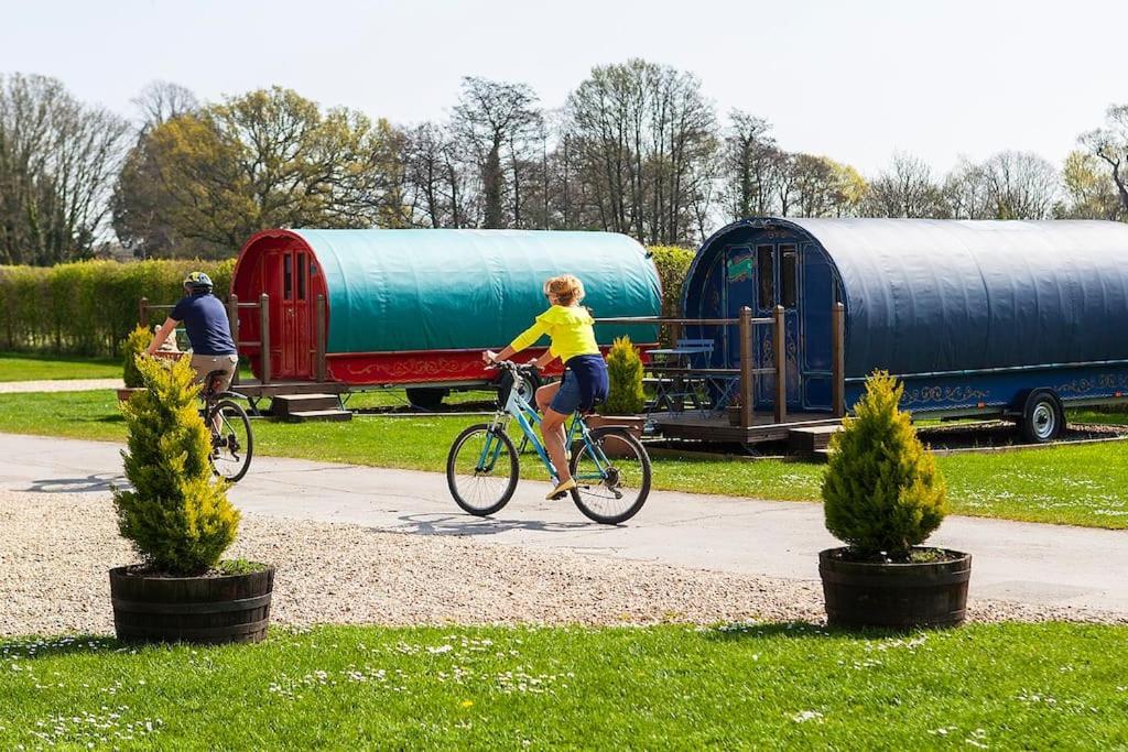 Glamping At South Lytchett Manor Hotell Poole Exteriör bild