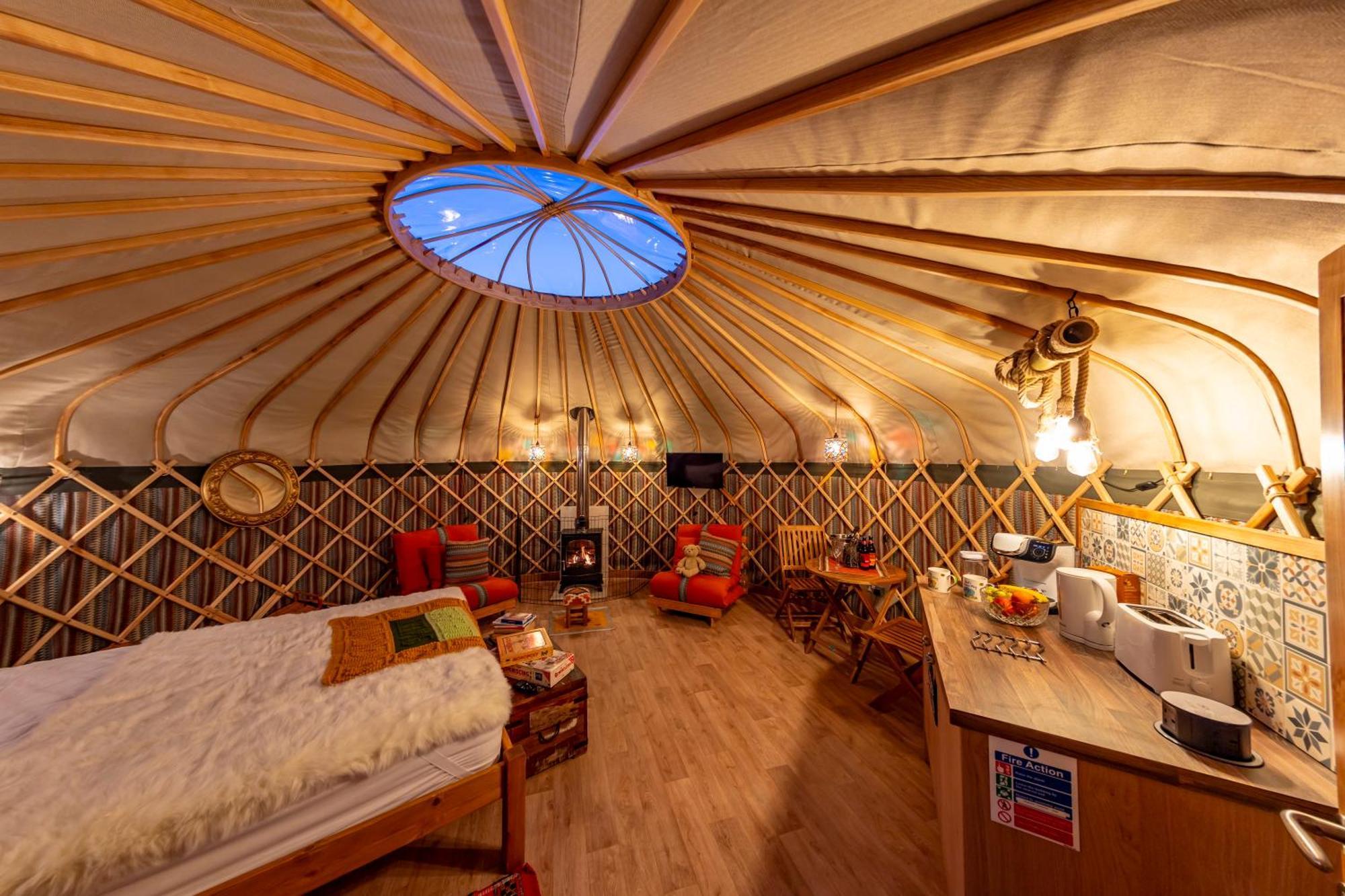 Glamping At South Lytchett Manor Hotell Poole Exteriör bild
